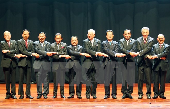 В Куала-Лумпуре открылся 27-й саммит АСЕАН - ảnh 1